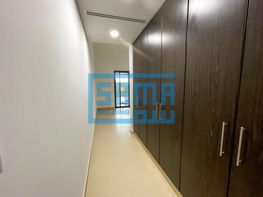 Deluxe 3 Bedrooms Apartment with Maid's Room for Rent located in The Pearl Residences, Saadiyat Island, Abu Dhabi